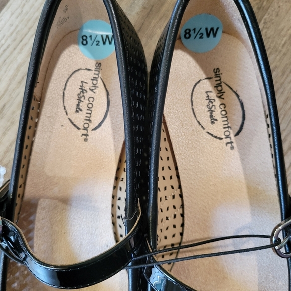 Life Stride Black Women's Shoes - Picture 2 of 8